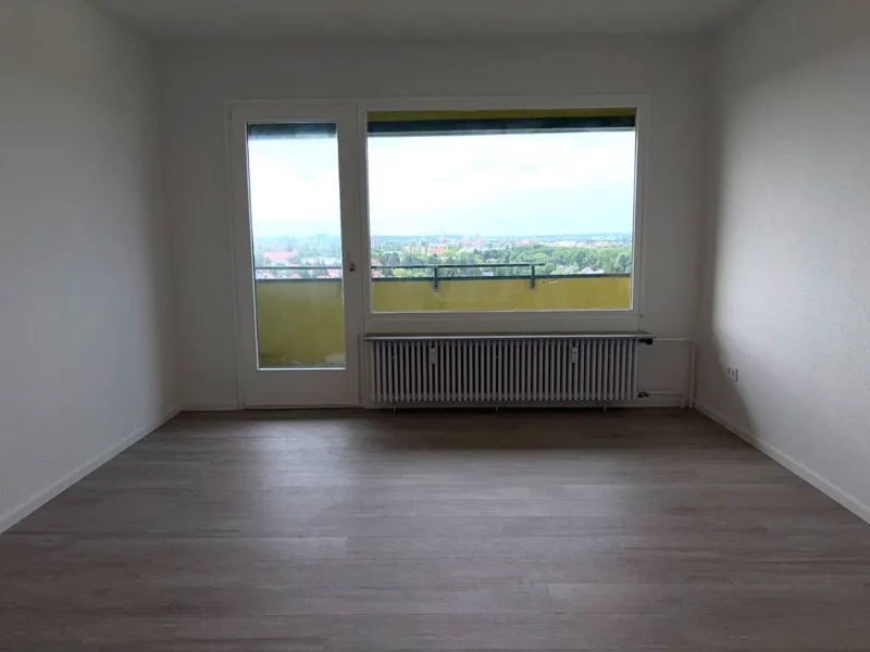 Nichts für schwache Nerven - Pärchen-Apartment im 13. OG - mit Balkon und Aufzug! — photo 1